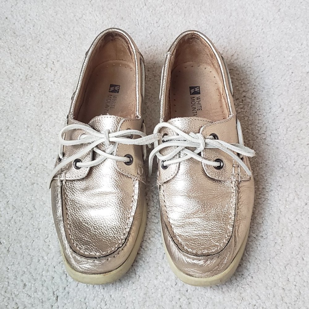 Gold metallic boat shoes. Size 6.5